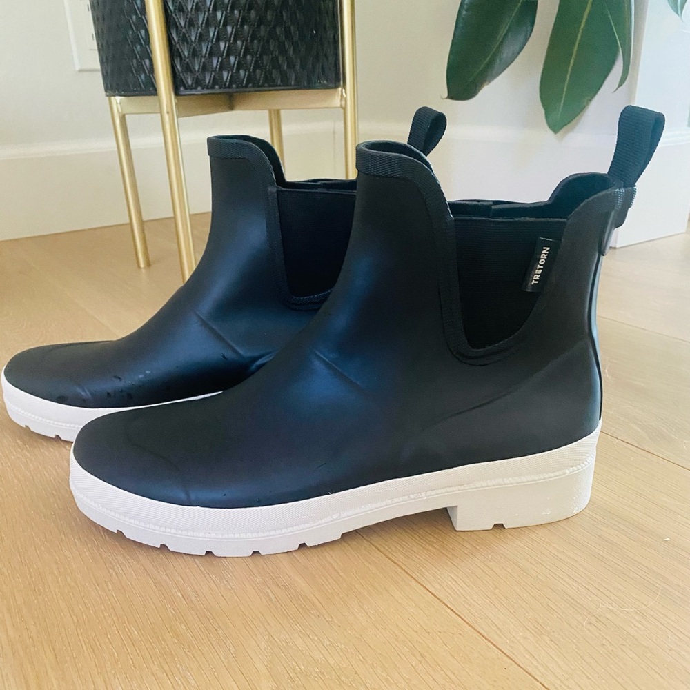 NWOB Tretorn Sz 10M Lina Black/white Rain Boots